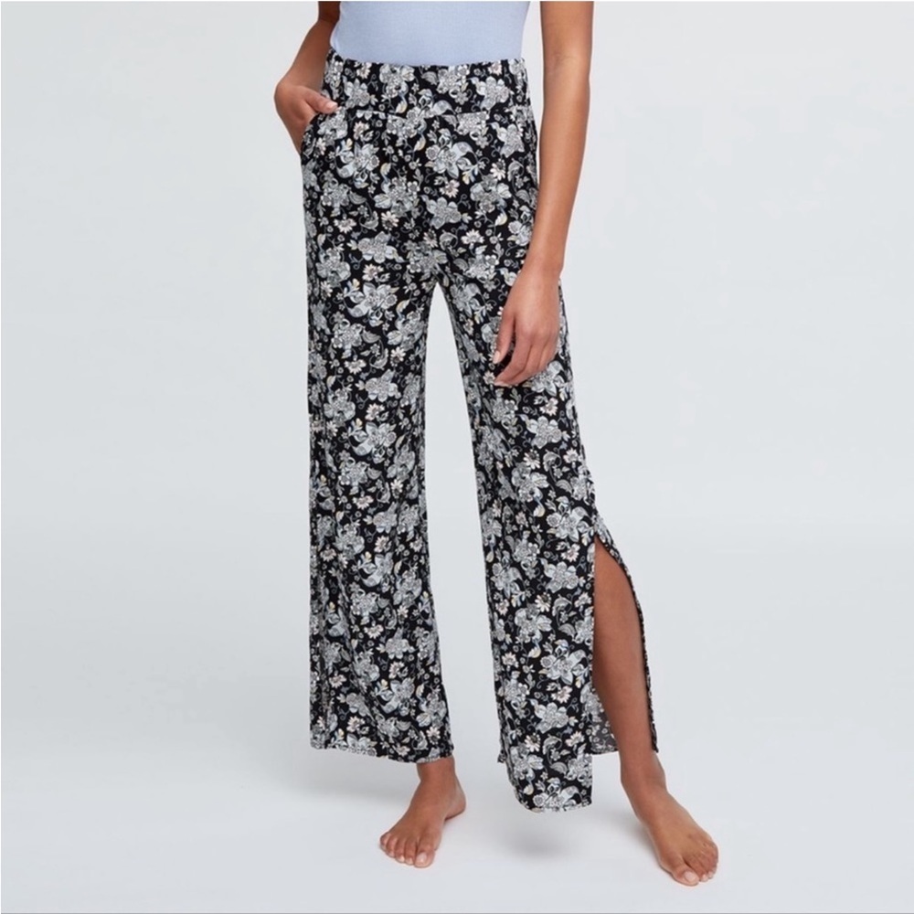 Vera Bradley Boho lagenlookk Floral Slit‎ pants with side pockets size small